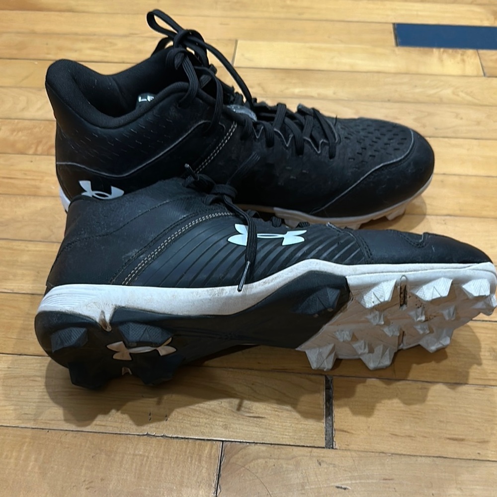 Under Armour Black Cleats